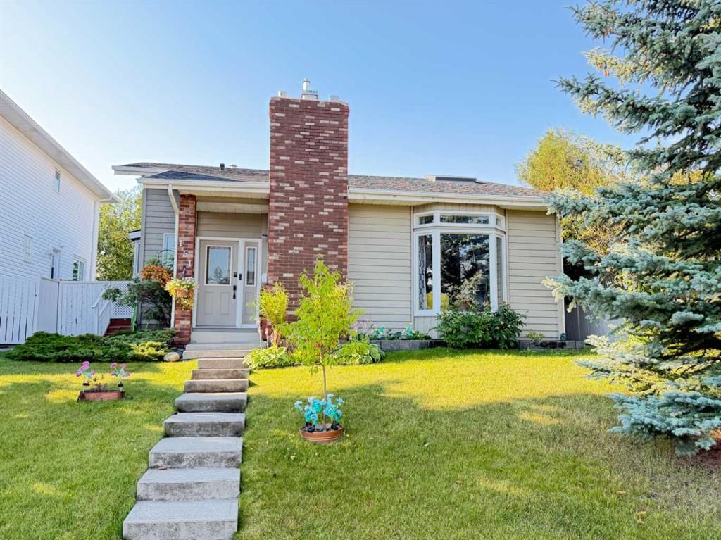 151 Sandstone Place NW, Calgary — photo 2 of 50