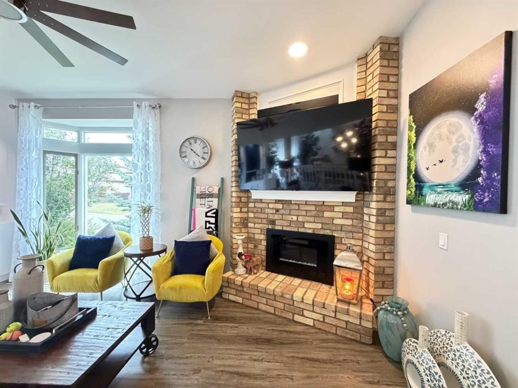 151 Sandstone Place NW, Calgary — photo 3 of 50