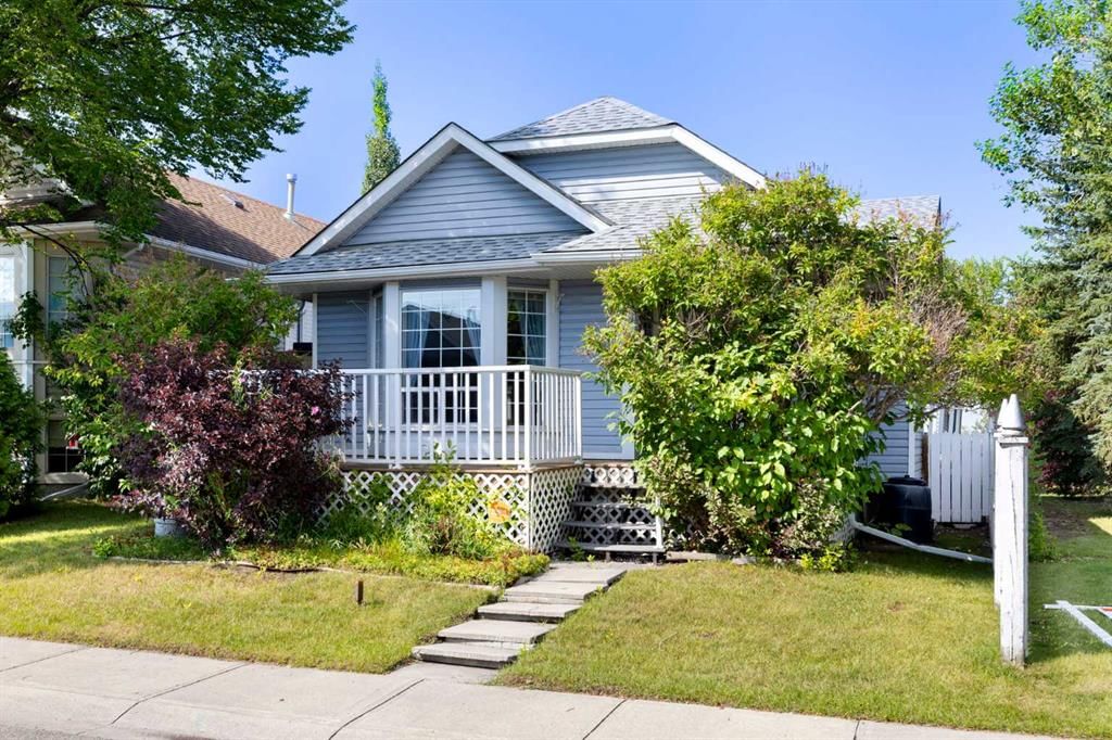 90 Martinridge Crescent NE, Calgary — photo 2 of 41