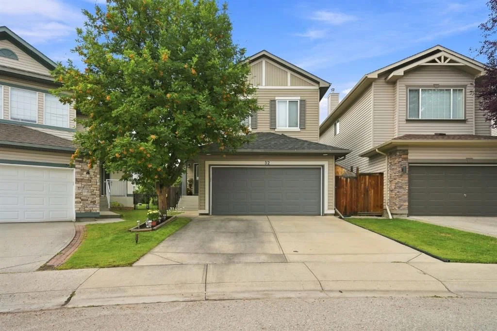 32 Tuscany Ravine Crescent NW, Calgary — main listing photo