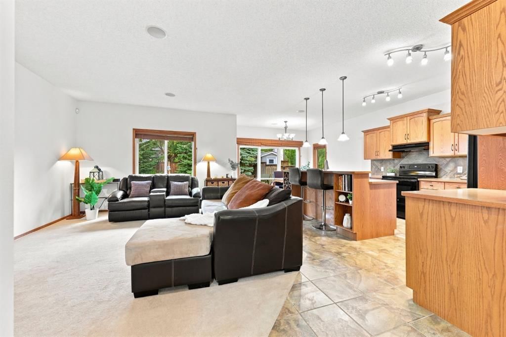32 Tuscany Ravine Crescent NW, Calgary — photo 5 of 39