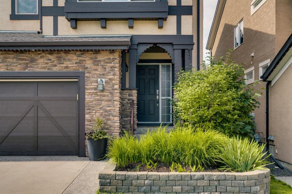 242 Valley Woods Place NW, Calgary — photo 2 of 47