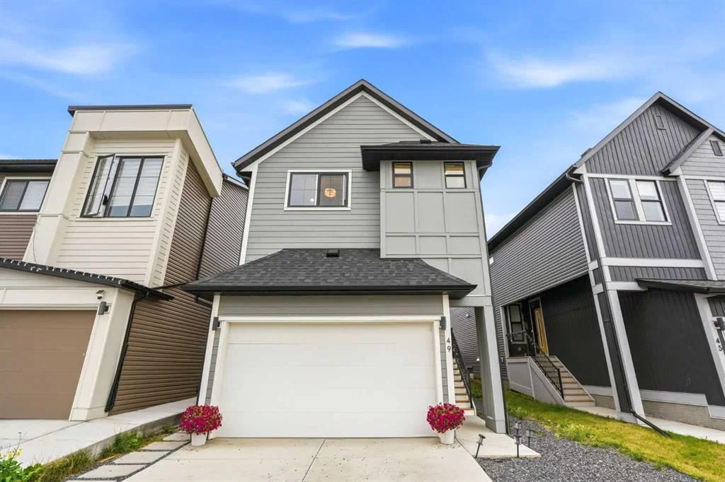 49 Copperhead Road SE, Calgary — photo 3 of 48
