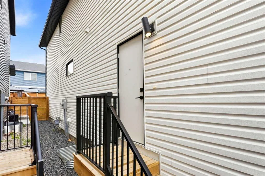 49 Copperhead Road SE, Calgary — photo 4 of 48