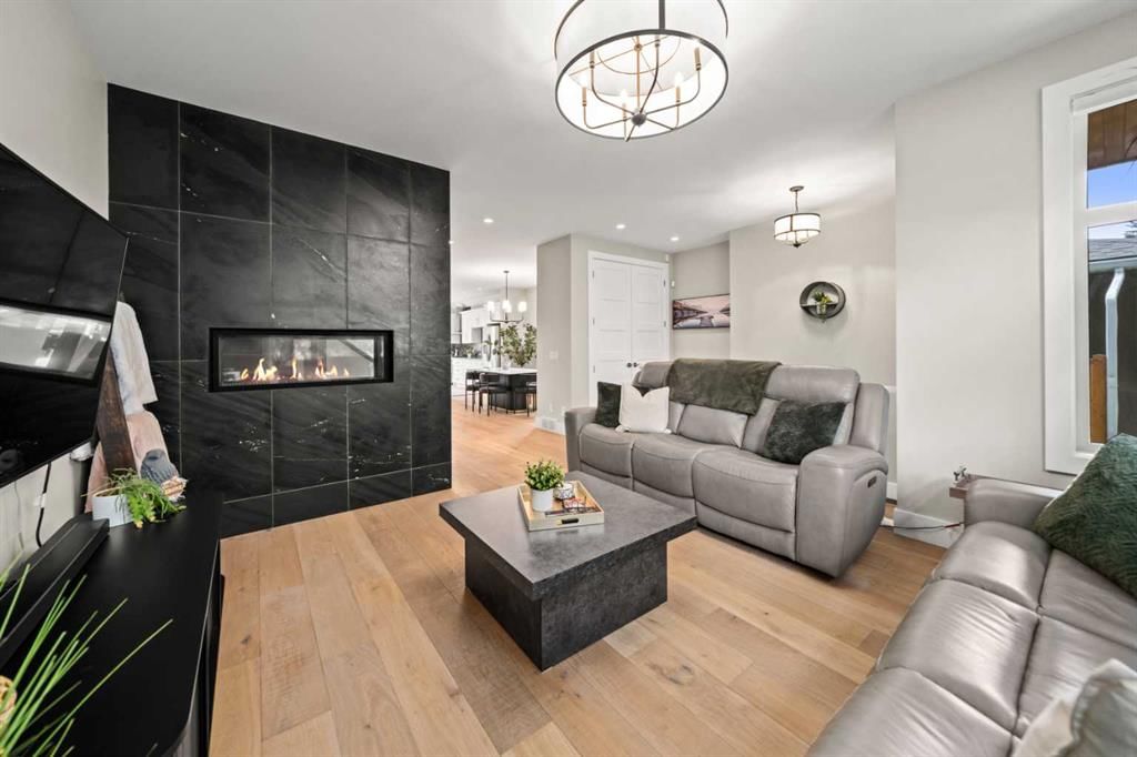 3208 Kilkenny Road SW, Calgary — photo 3 of 50