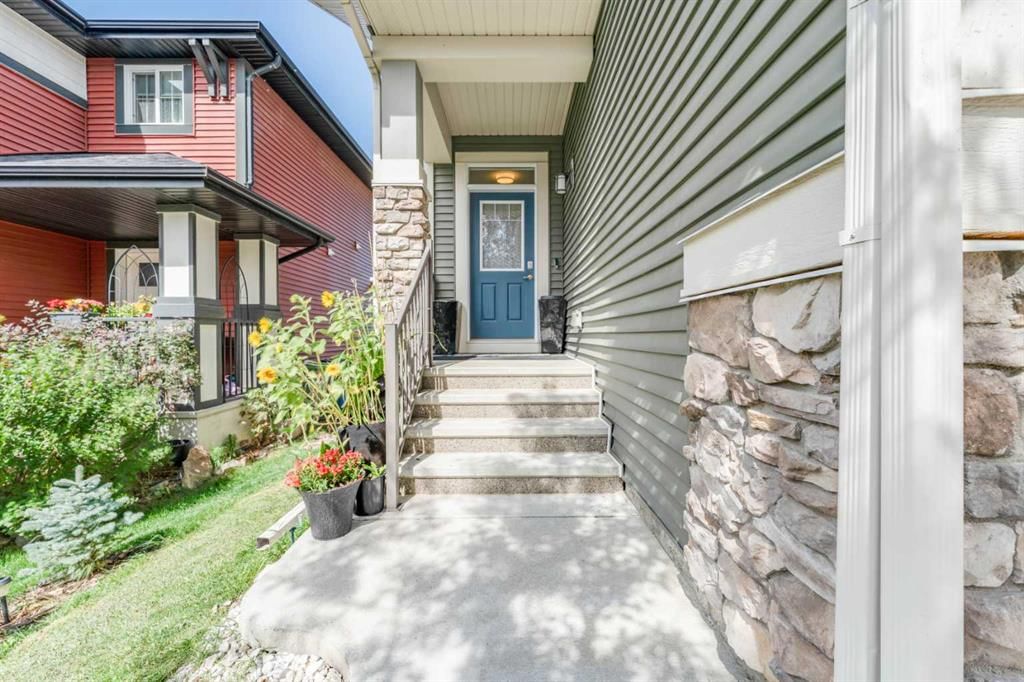 359 Sunrise View, Cochrane — photo 2 of 32