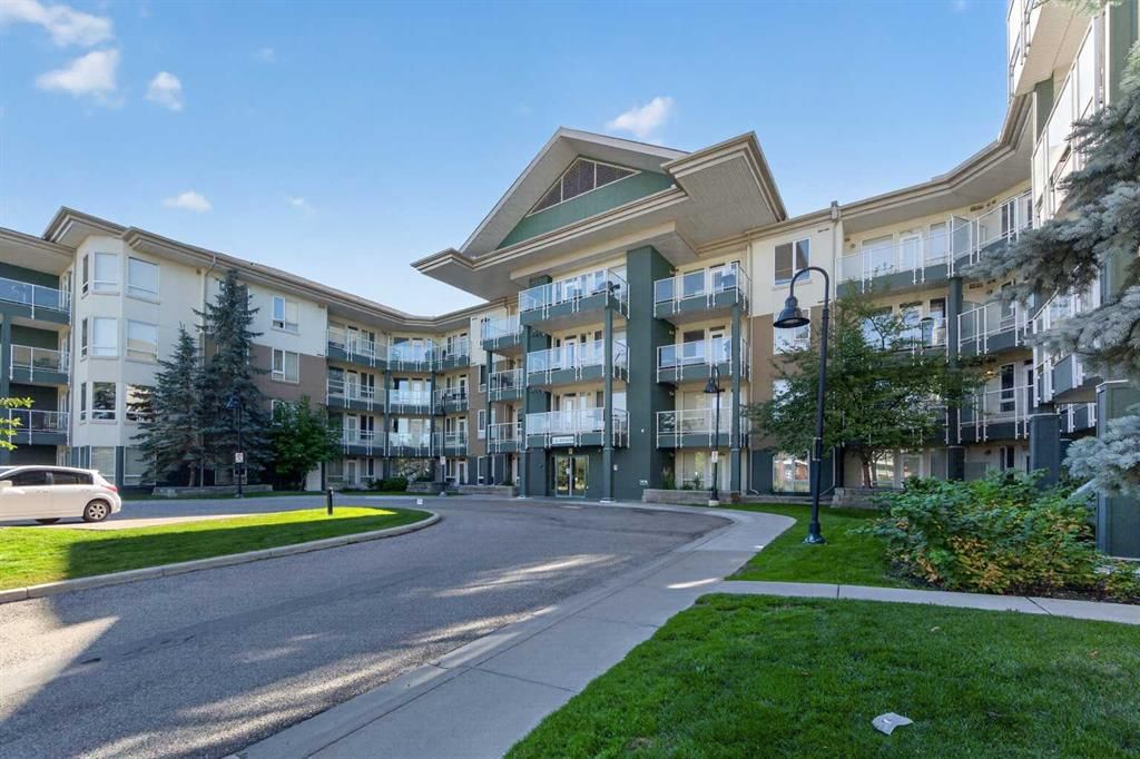 203, 3111 34 Avenue NW, Calgary — main listing photo