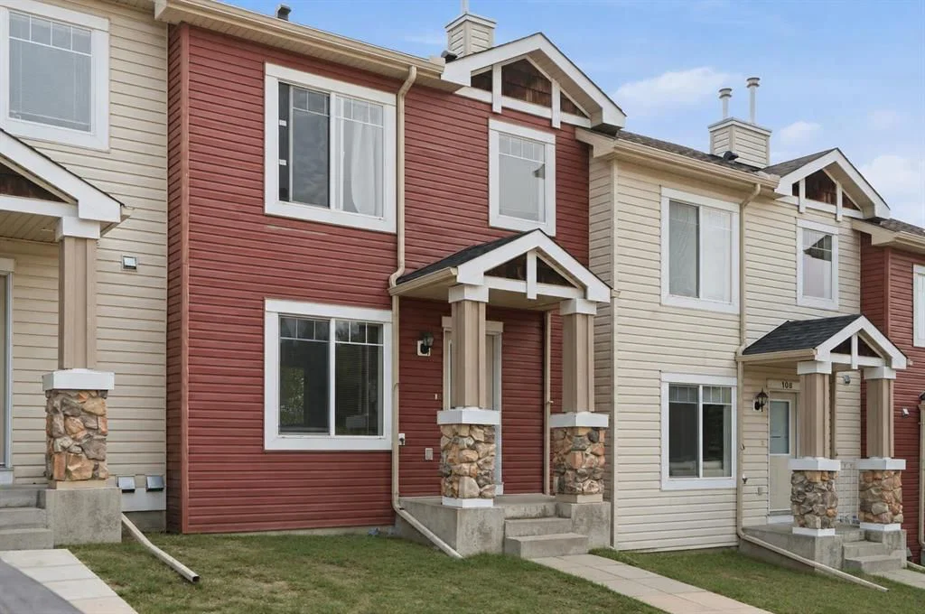 106 Panamount Drive NW, Calgary — photo 2 of 35