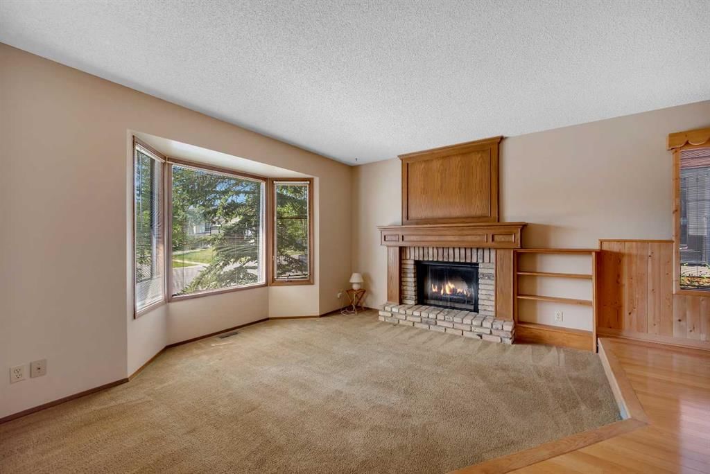 124 Macewan Drive NW, Calgary — photo 5 of 50