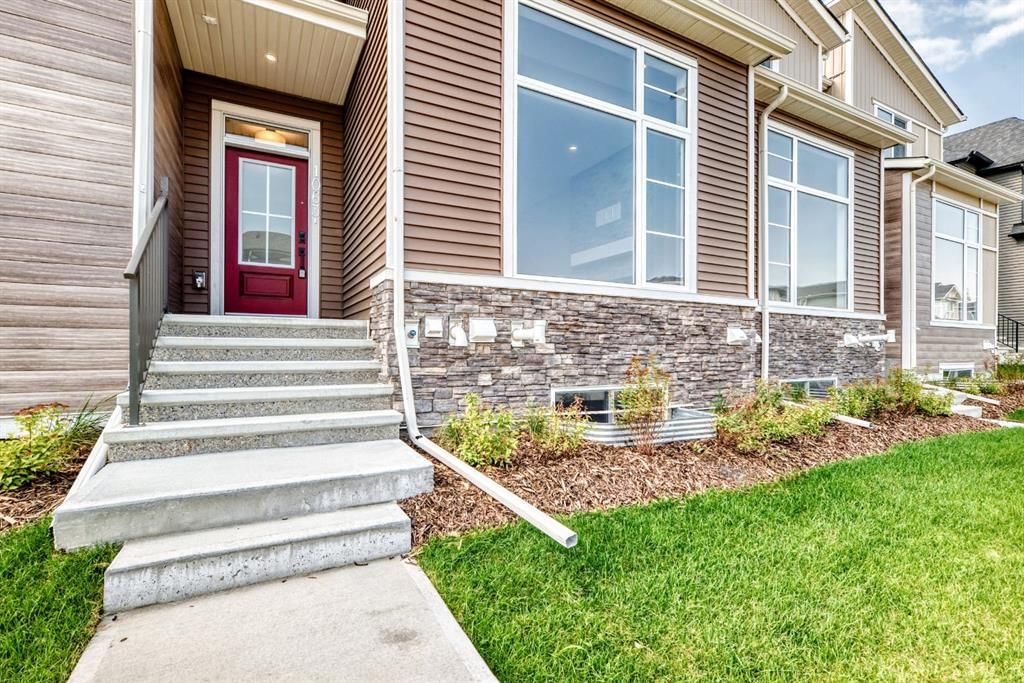 1063 Bayview Crescent SW, Airdrie — photo 2 of 43