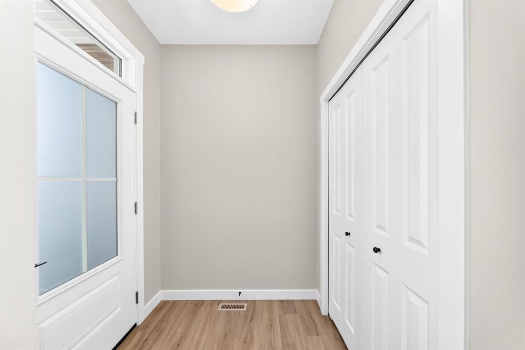 1063 Bayview Crescent SW, Airdrie — photo 3 of 43