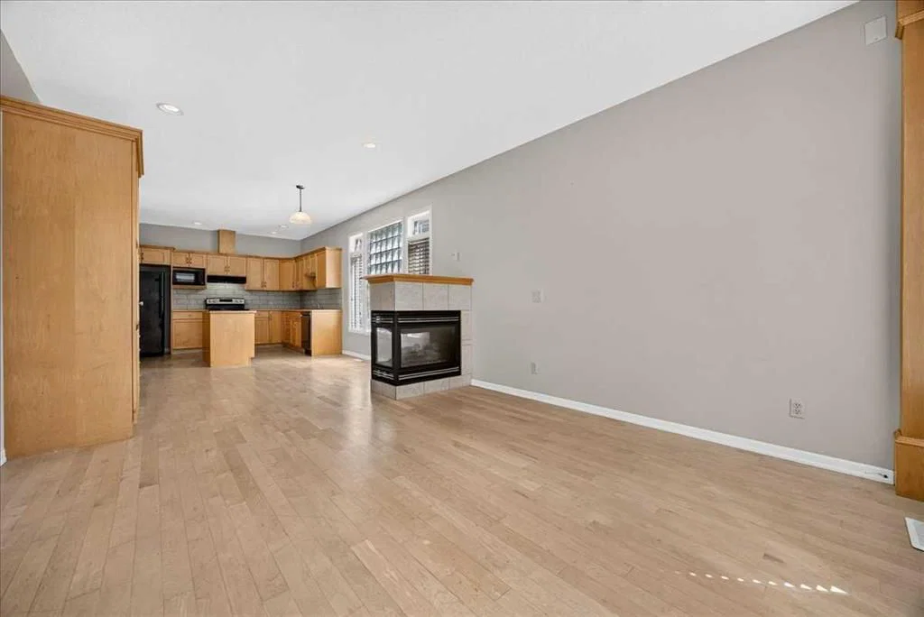 262 21 Avenue NE, Calgary — photo 4 of 47