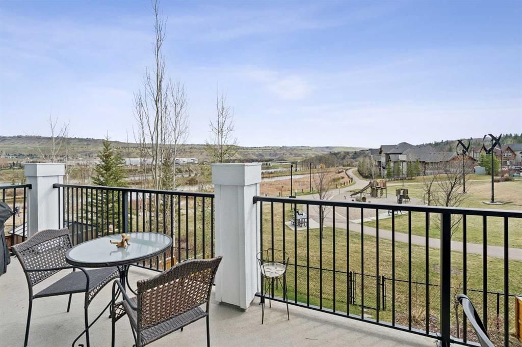 14 Riviera View, Cochrane — photo 3 of 50