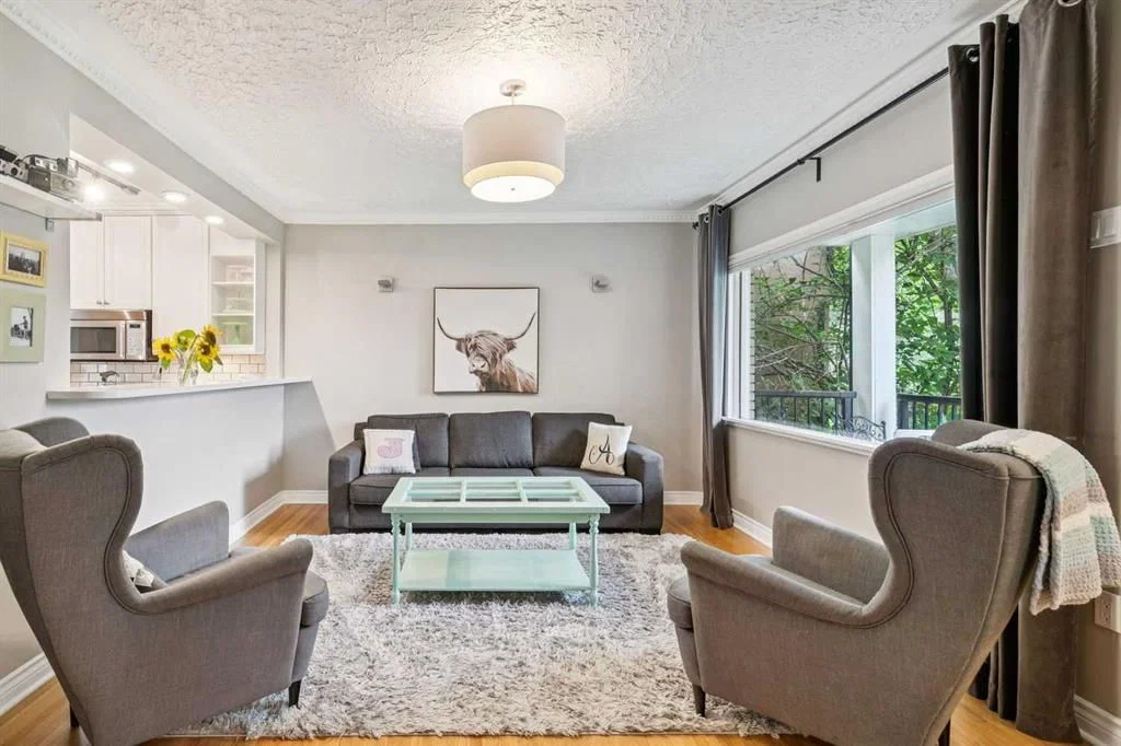 2027 4 Avenue NW, Calgary — photo 3 of 45