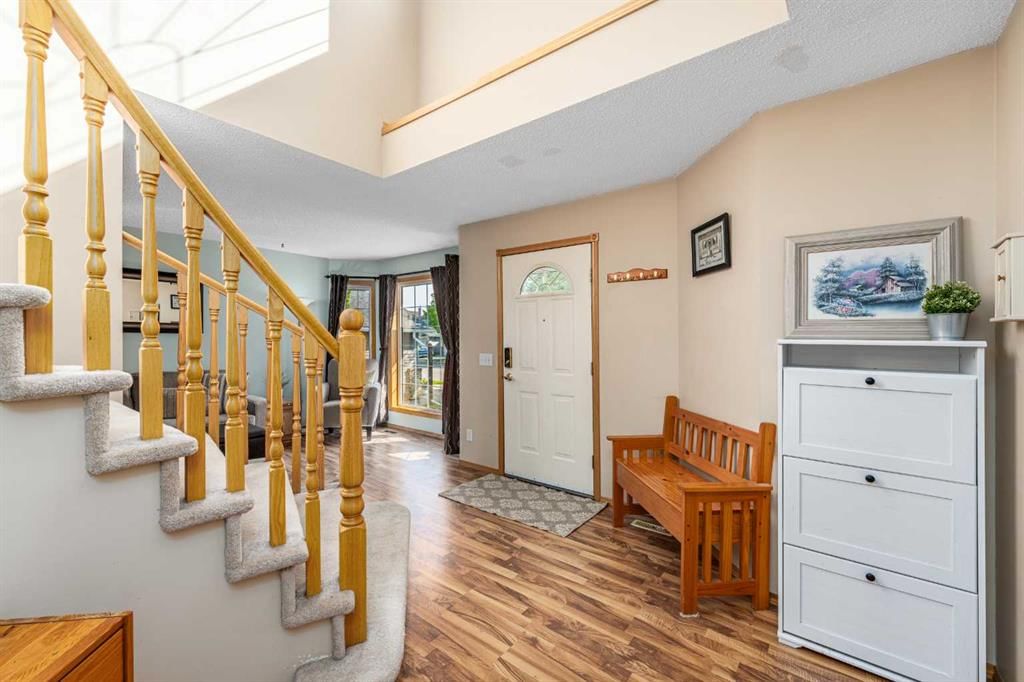 681 Harvest Hills Drive NE, Calgary — photo 5 of 39
