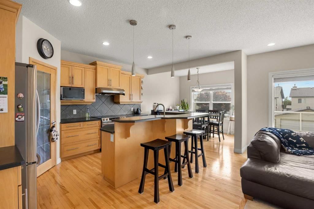 35 Covepark Place NE, Calgary — photo 5 of 42
