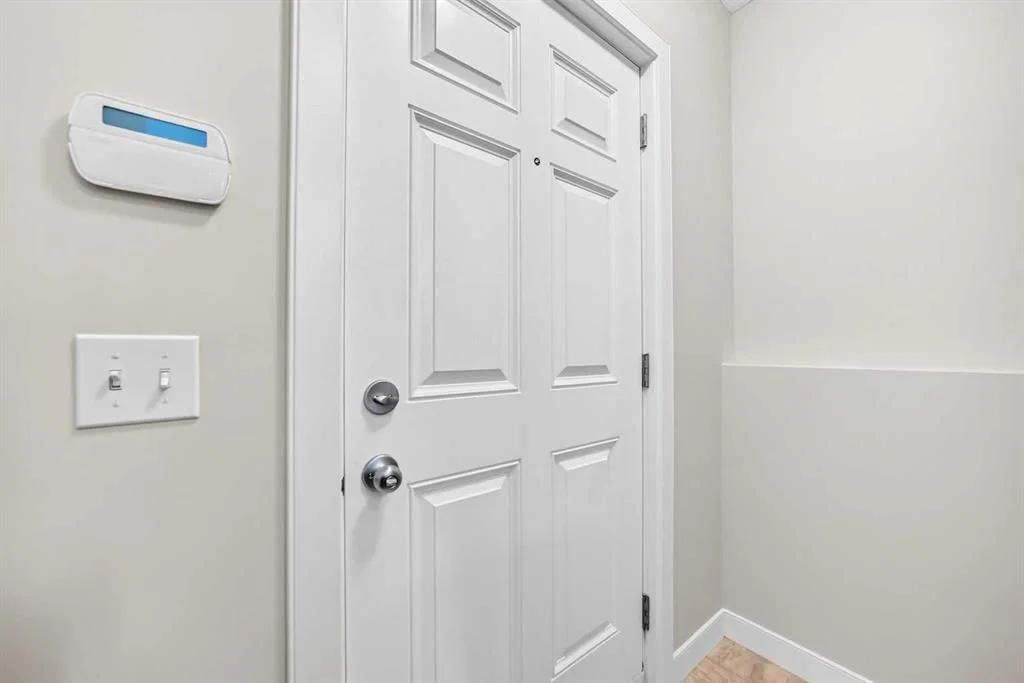 152 Pantego Lane NW, Calgary — photo 3 of 40