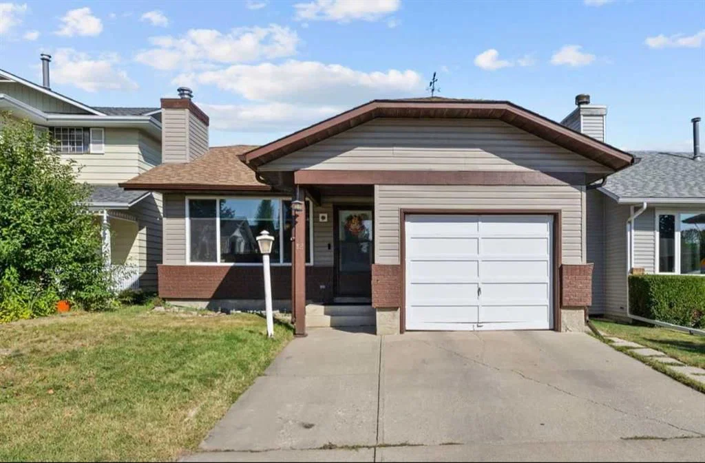 12 Cedargrove Road SW, Calgary — photo 2 of 31