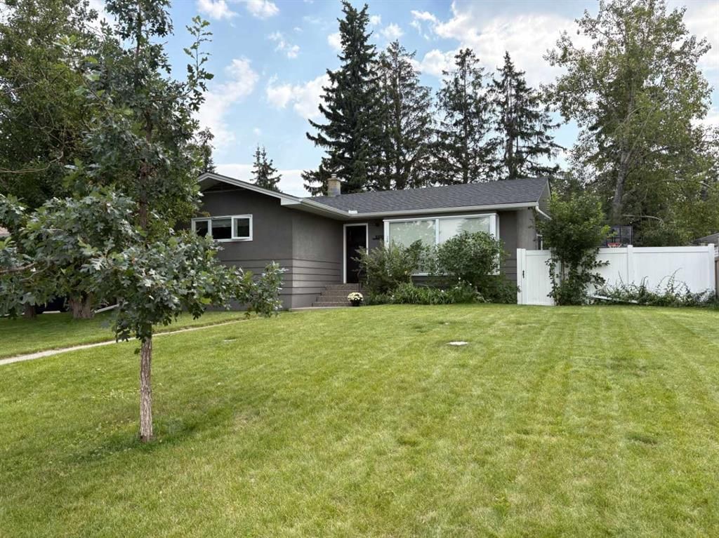 5327 17 Avenue SW, Calgary — main listing photo