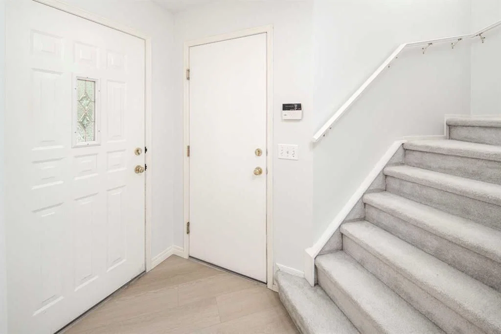 859 Harvest Hills Drive NE, Calgary — photo 3 of 27