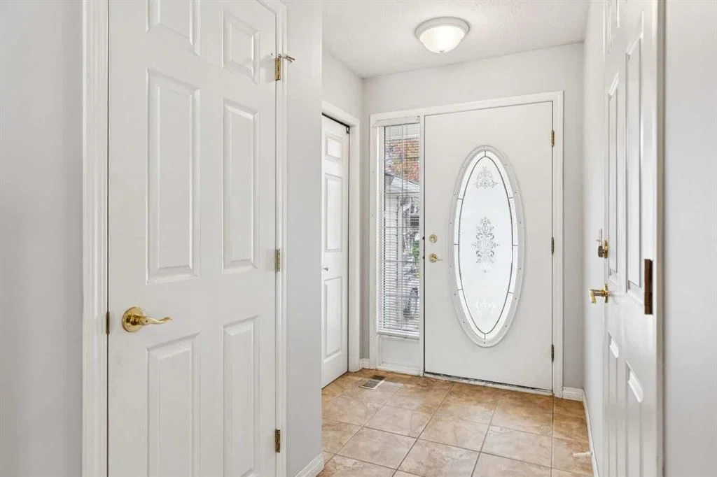 33 Chaparral Ridge Terrace SE, Calgary — photo 3 of 29