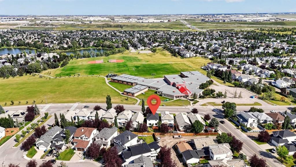 446 Harvest Hills Drive NE, Calgary — photo 3 of 50