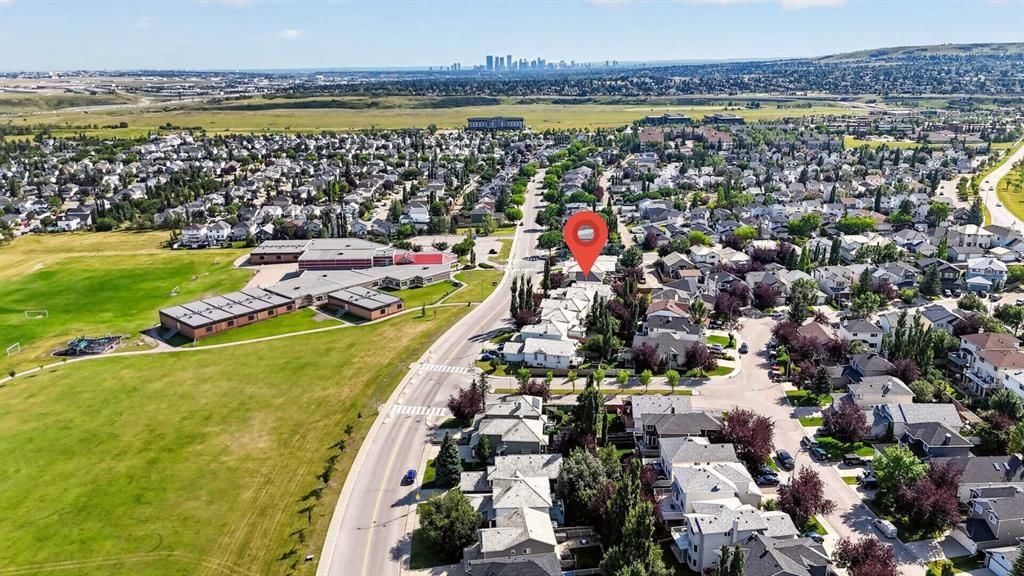 446 Harvest Hills Drive NE, Calgary — photo 5 of 50