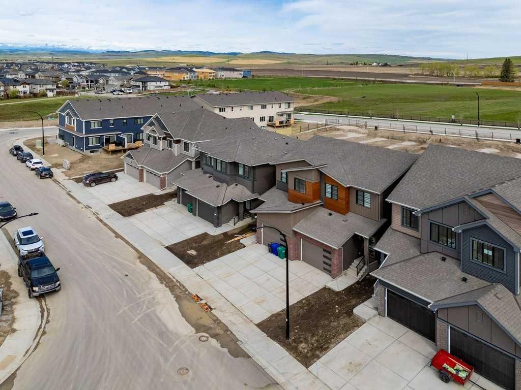 55 Heritage Manor, Cochrane — photo 3 of 50