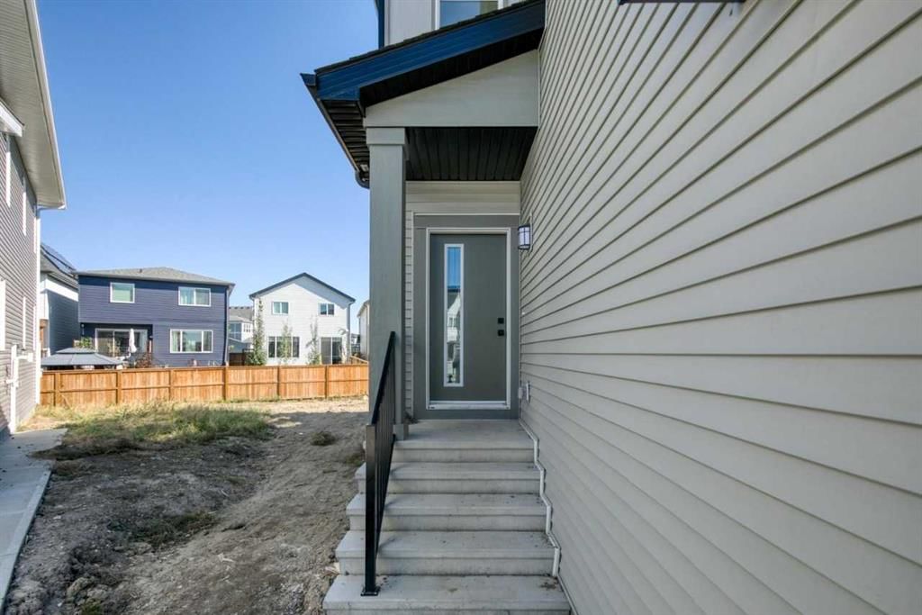 126 Walgrove Bay SE, Calgary — photo 3 of 50