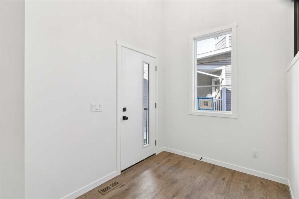 126 Walgrove Bay SE, Calgary — photo 4 of 50
