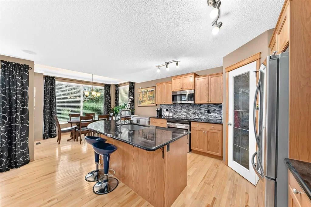 144 Cougarstone Common SW, Calgary — photo 2 of 50