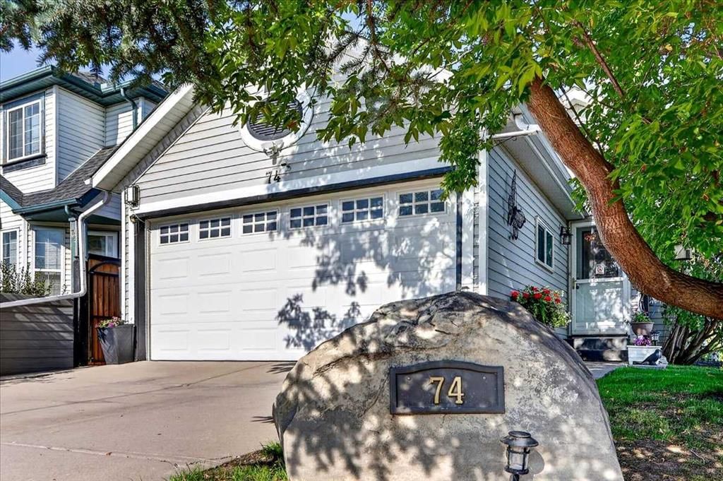 74 San Diego Manor NE, Calgary — main listing photo