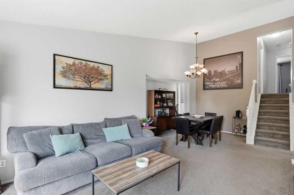 271 Erin Meadow Close SE, Calgary — photo 4 of 32