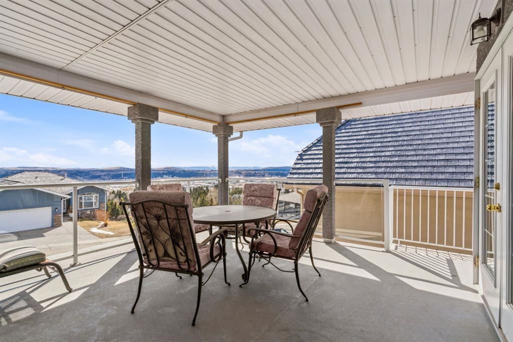 48 Headlands Close, Cochrane — photo 3 of 50