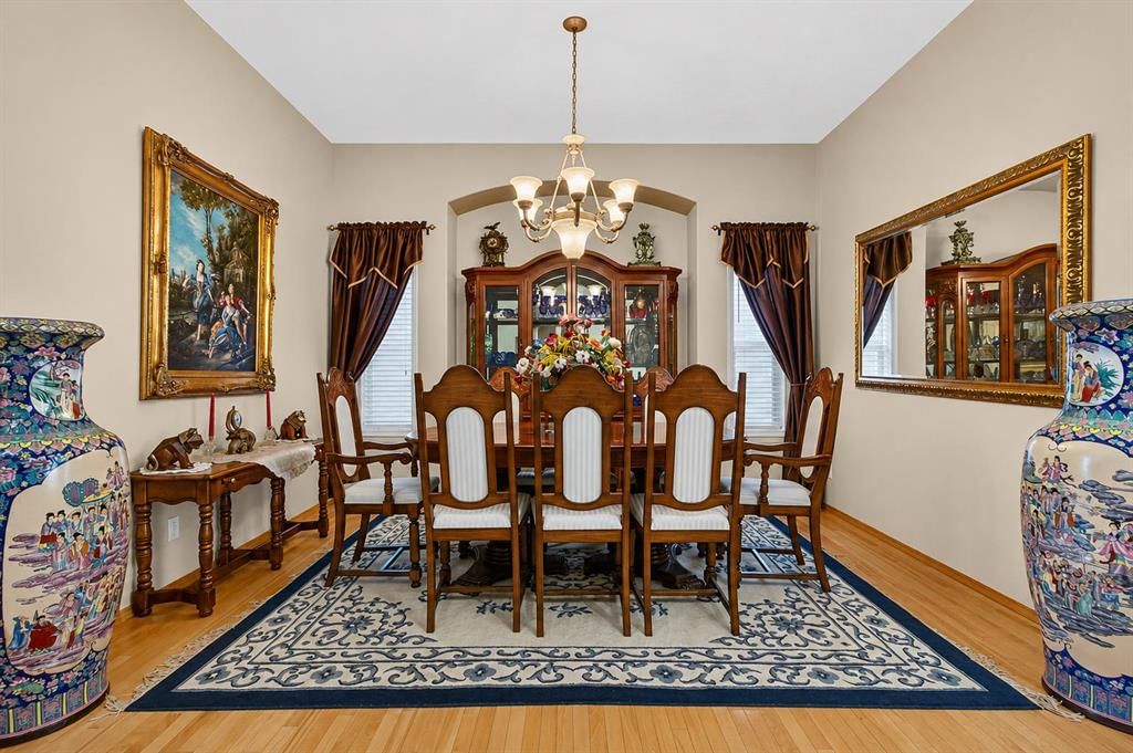 44 Strathlea Close SW, Calgary — photo 4 of 37