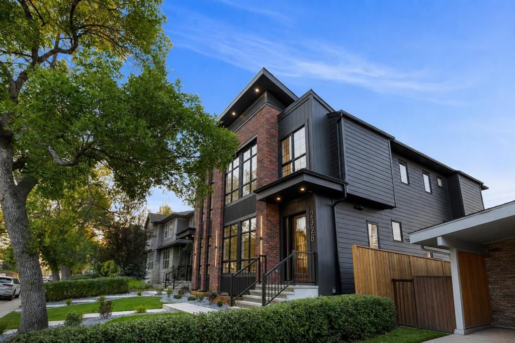 2328 54 Avenue SW, Calgary — photo 2 of 45