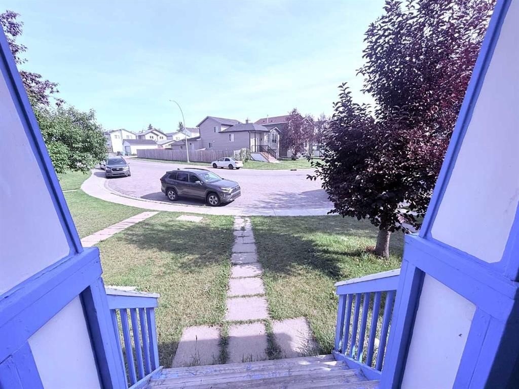 111 Martin Crossing Grove NE, Calgary — photo 3 of 34