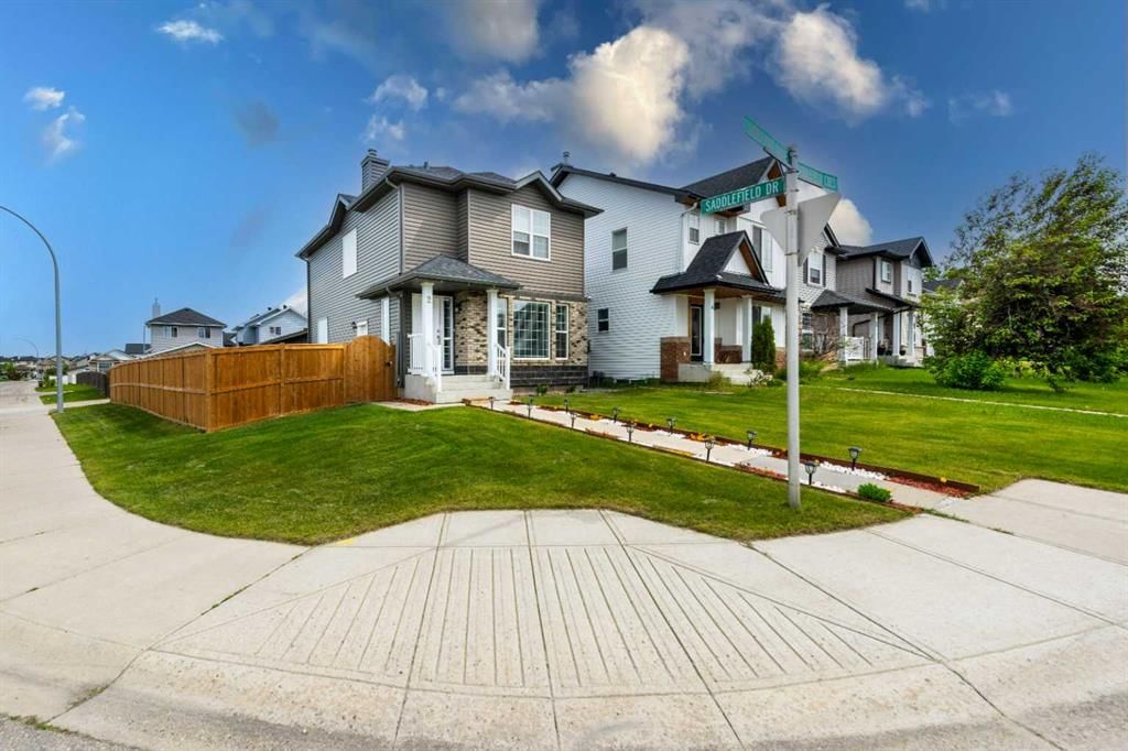 2 Saddlefield Crescent NE, Calgary — photo 2 of 43