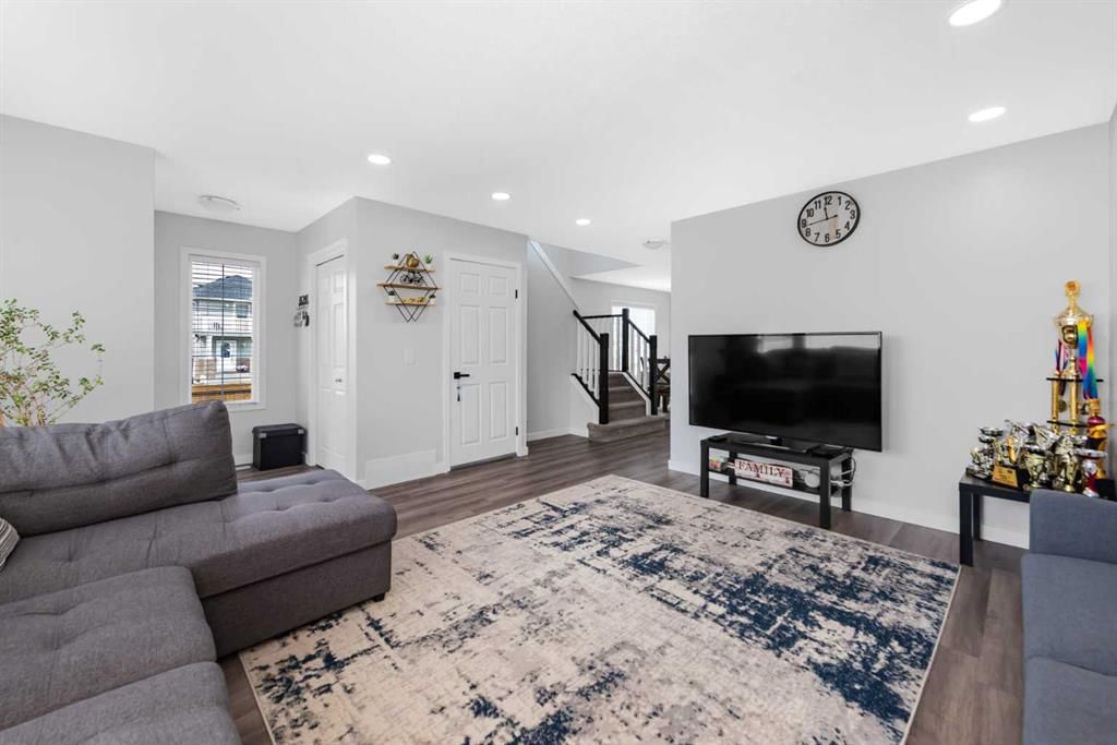 2 Saddlefield Crescent NE, Calgary — photo 5 of 43
