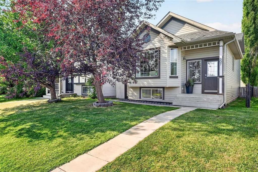 307 Covehaven View NE, Calgary — main listing photo