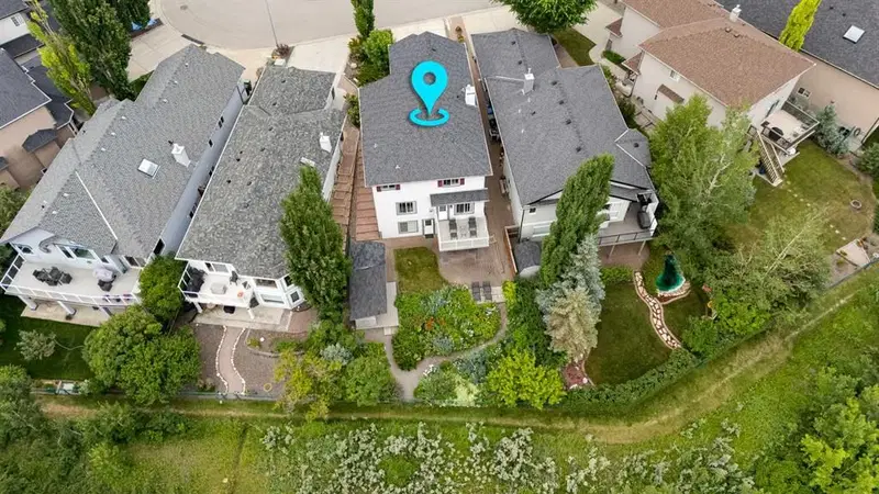 32 Valley Crest Gardens NW, Calgary — main listing photo