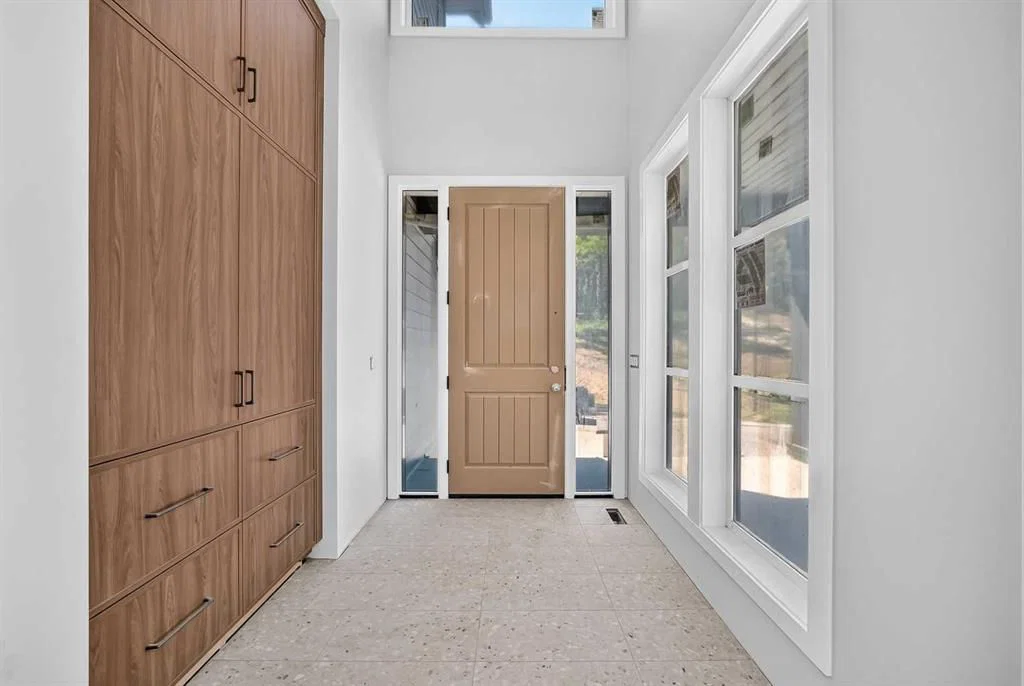 83 Crestridge Heights SW, Calgary — photo 2 of 29