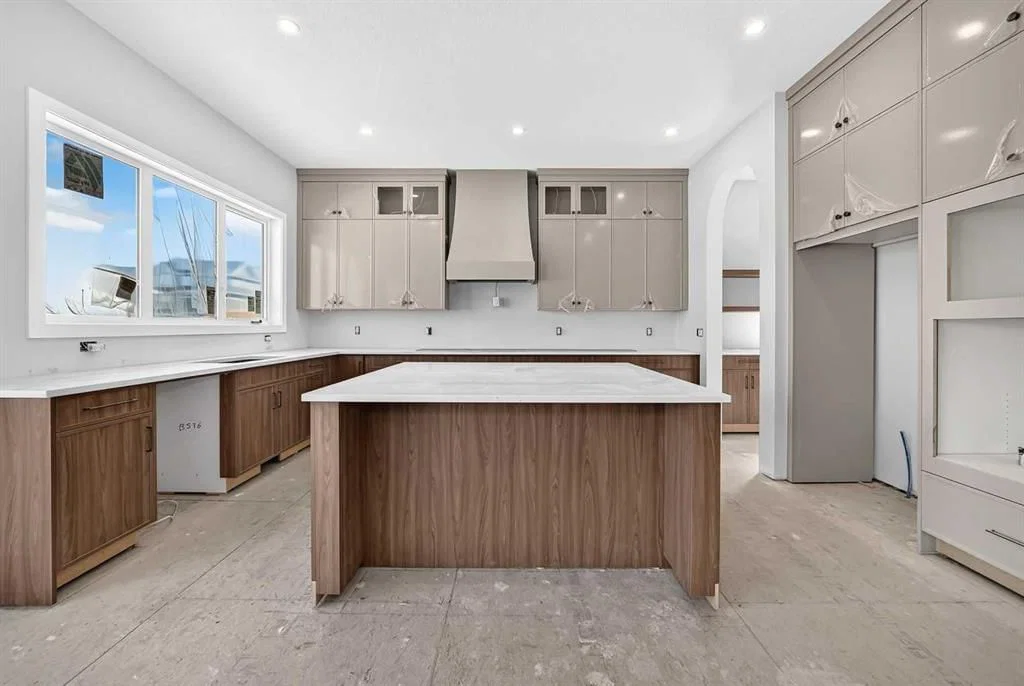 83 Crestridge Heights SW, Calgary — photo 3 of 29