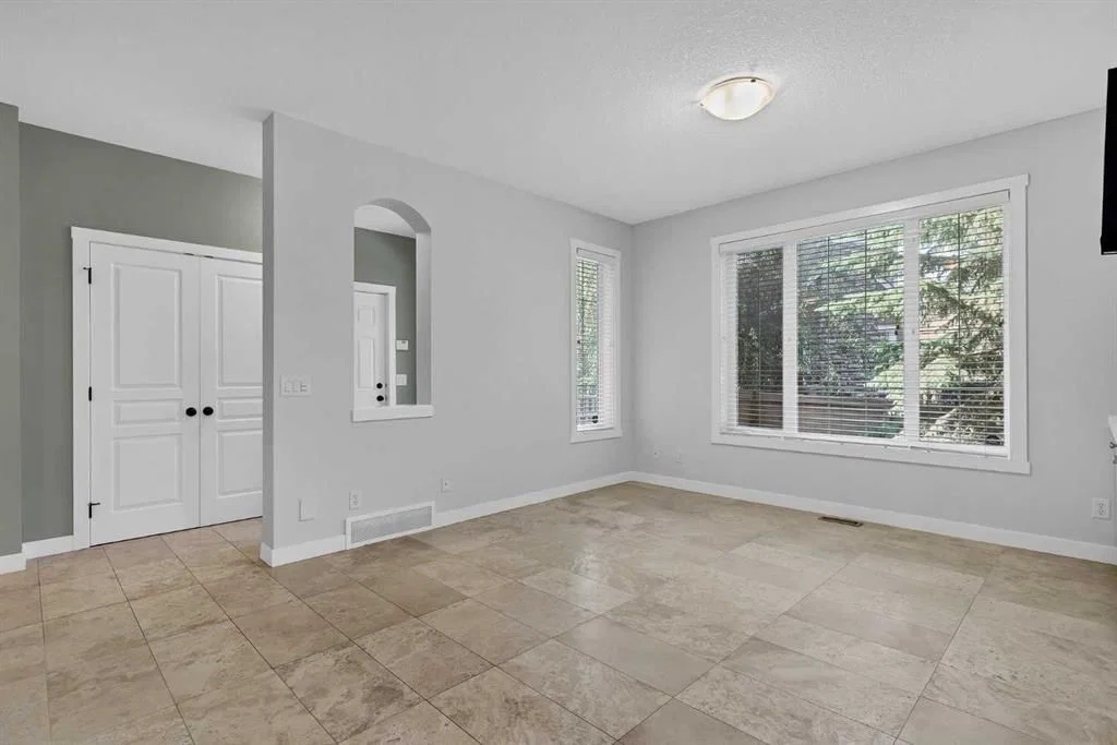 37 Cranleigh Heath SE, Calgary — photo 4 of 39