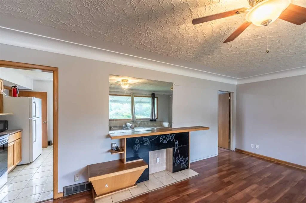 2628 Capitol Hill Crescent NW, Calgary — photo 4 of 38