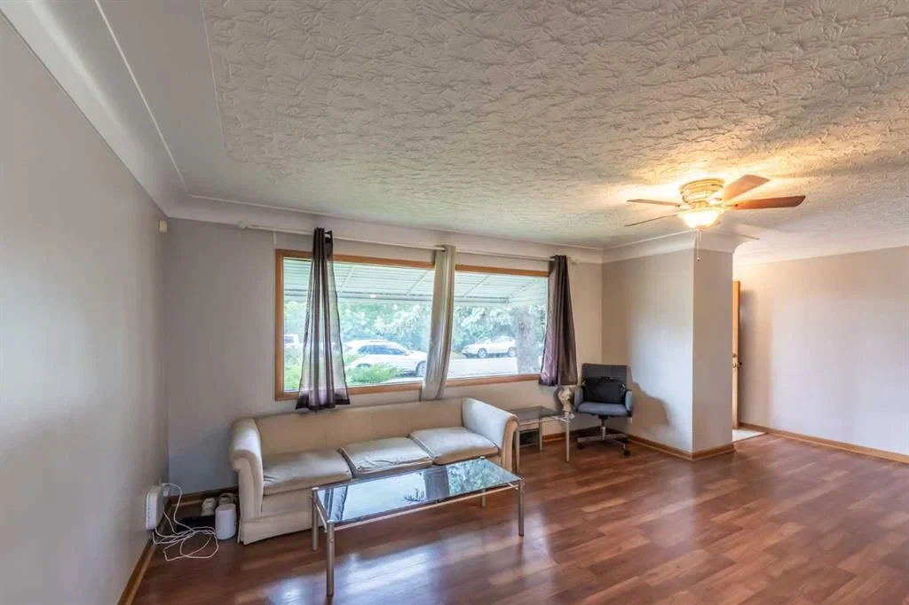 2628 Capitol Hill Crescent NW, Calgary — photo 5 of 38