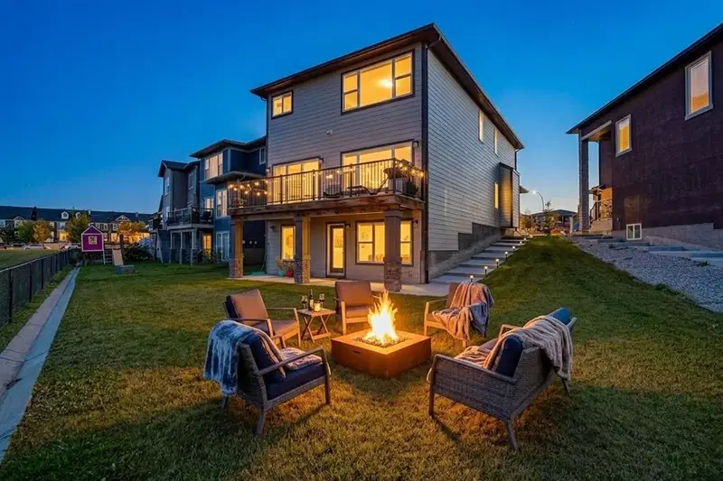 32 Legacy Cove SE, Calgary — main listing photo