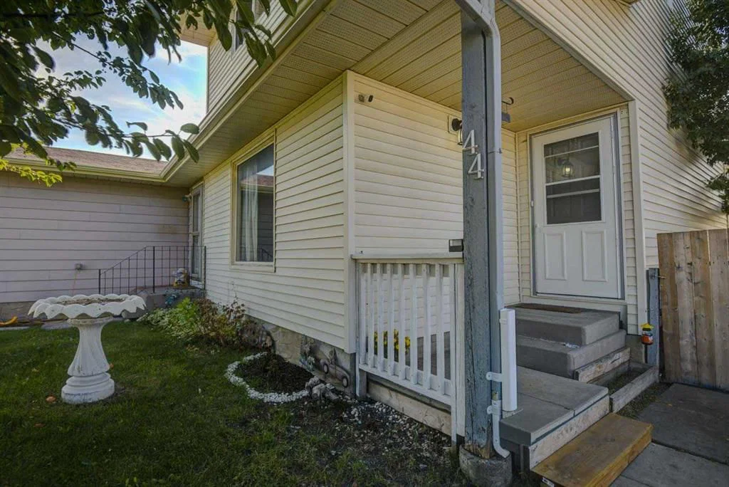 44 Falwood Crescent NE, Calgary — photo 2 of 38