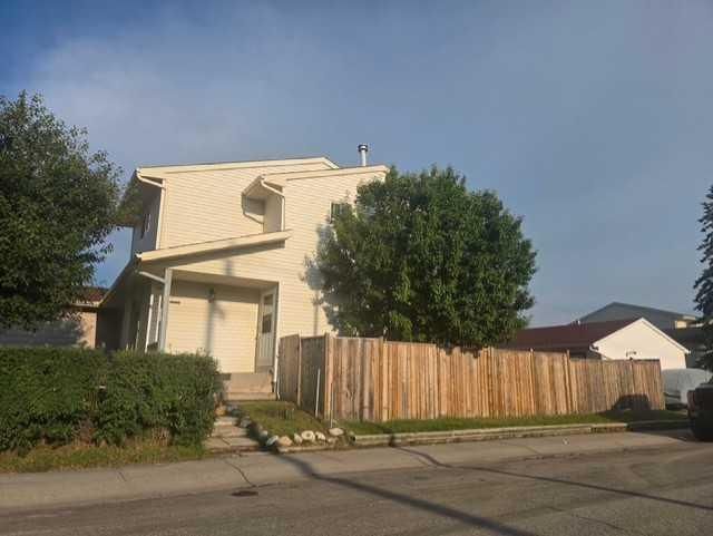 44 Falwood Crescent NE, Calgary — photo 5 of 38