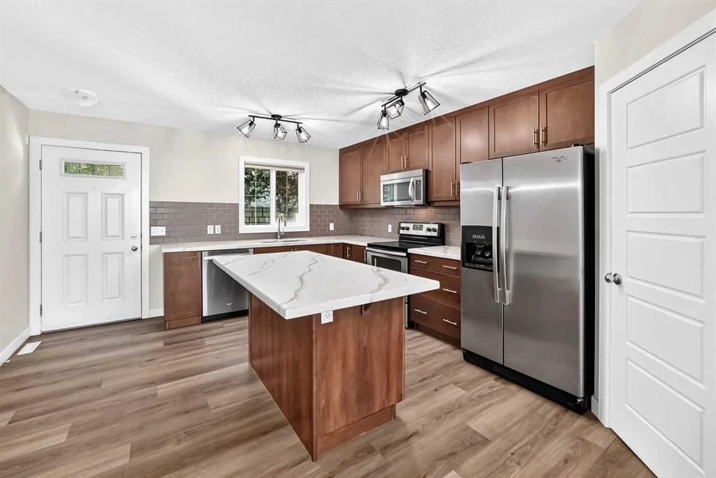 86 Pantego Lane NW, Calgary — photo 5 of 47